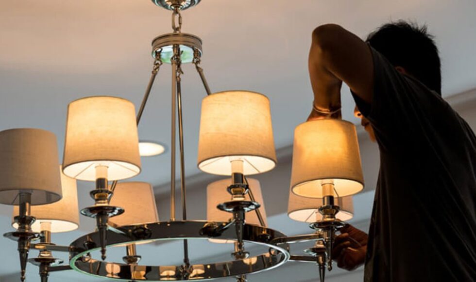 chandelier-installation-1536x640
